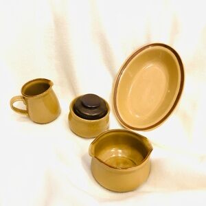 Vintage Hearthside Stoneware Tan Ceramic Dish Set